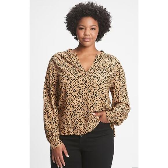 Old Navy Tops - Old Navy Cheetah Split Neck Long Sleeve Blouse Women Sz M